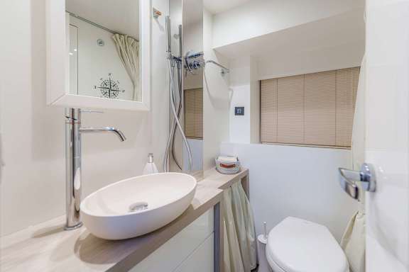 Image of Peleo Dos yacht #8