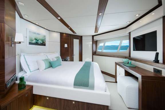 Image of GEORGE P yacht #8