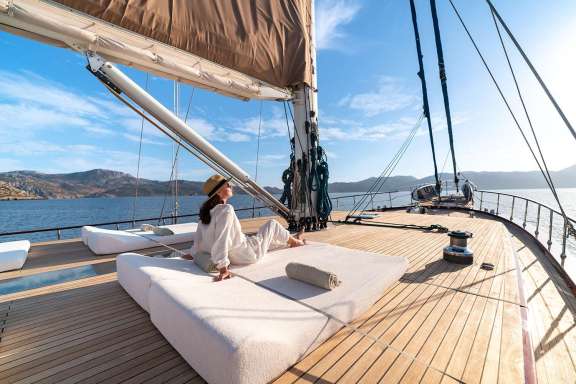 Sunbathing Area and Forward Deck