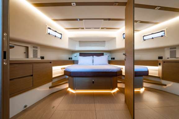 Image of Glycerine yacht #2