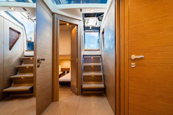 Image of Glycerine yacht #6