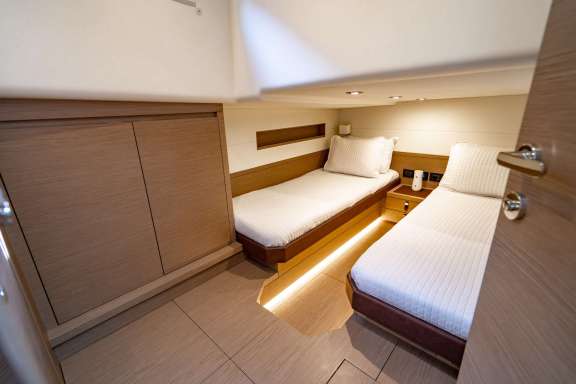 Image of Glycerine yacht #8