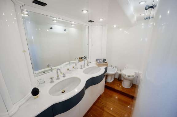 Image of BEYOND yacht #7