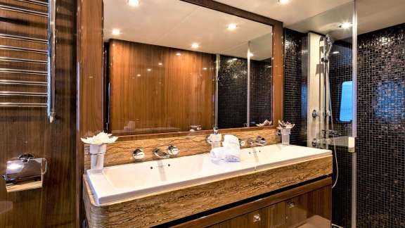 Image of 4LIFE yacht #7