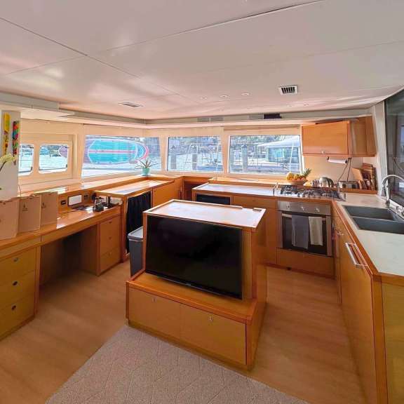 Image of Amura yacht #3