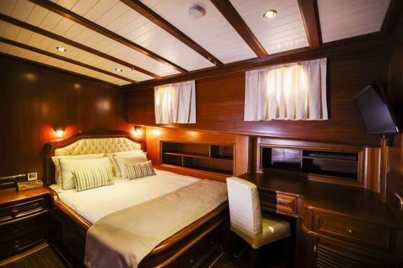 Image of LADY CHRISTA yacht #8