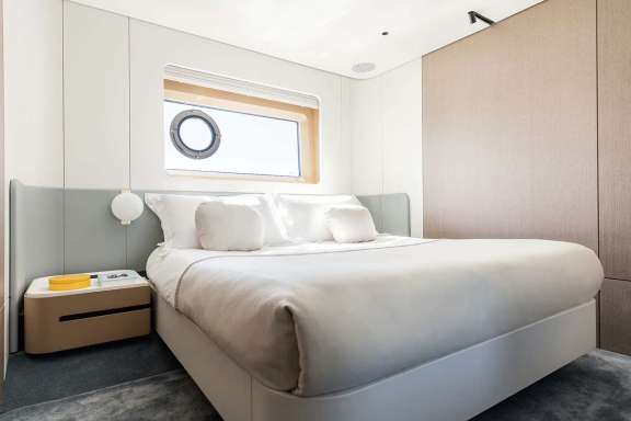 Image of ALADDIN SANE yacht #8