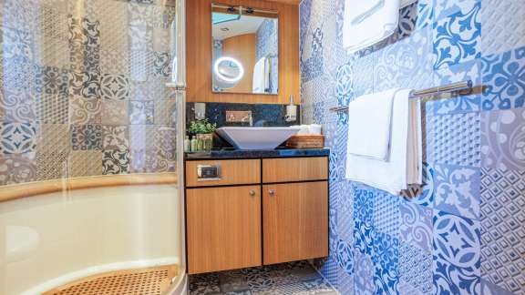 Image of JOLIDOR yacht #19