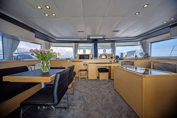 Image of AURA yacht #2