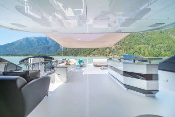 Flybridge Aft Deck