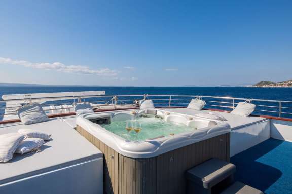 Image of San Antonio yacht #4